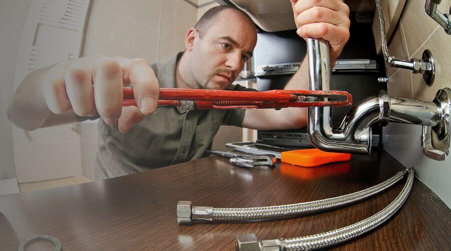 Expert burst pipe repair services in Hardy, IA